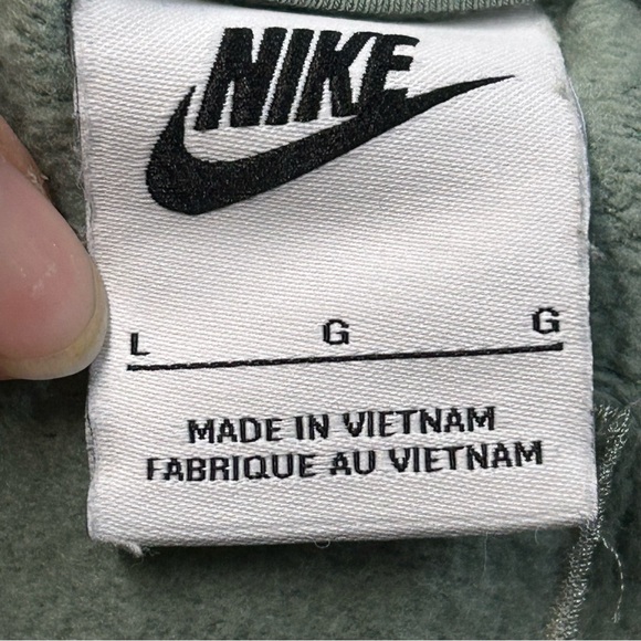 Nike Women's Green Cropped Hoodie - Picture 4 of 6